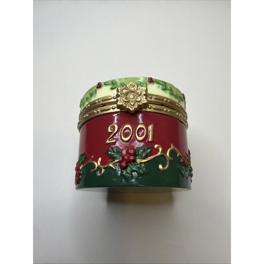 Dillards 2001 Collectible Hinged Trinket Box Resin Holly Berries Christmas